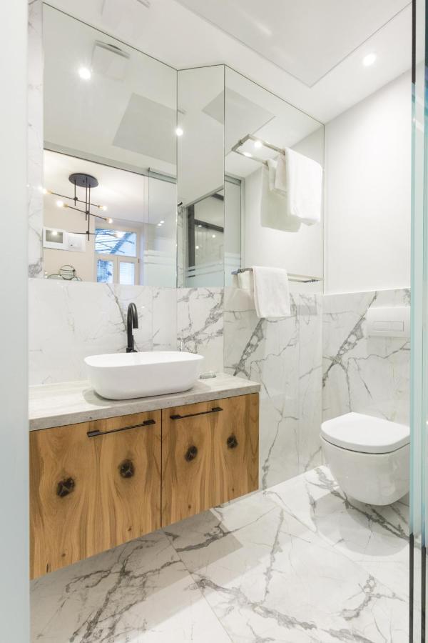 Luxury Dream Suite In The Absolute Center ブダペスト エクステリア 写真